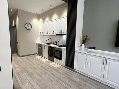 Sahildə 3 otaqlı köhnə tikili mənzil kirayə verilir, 80 m², 1 500 AZN/ay, şəkil 3 / 11
