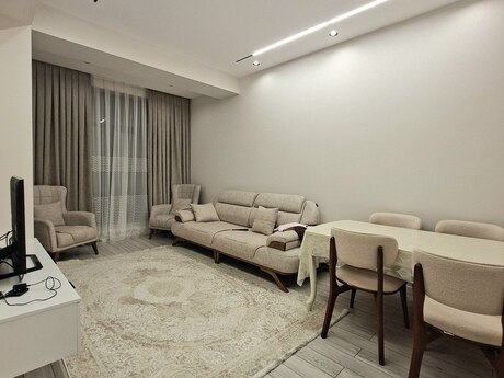 2-комнатная квартира, 80 м², Qara Qarayev, 850 AZN