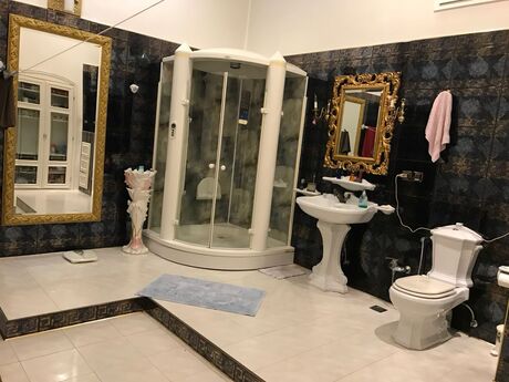 Sahildə 6 otaqlı köhnə tikili mənzil satılır, 290 m², 1 150 000 AZN, şəkil 5 / 12