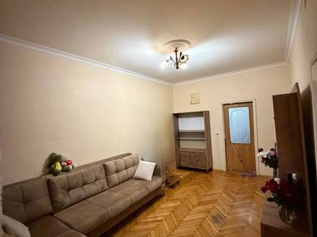 2-room old-build apartment for sale in 8 Noyabr, 55 m², 145 000 AZN, photo 2 / 8