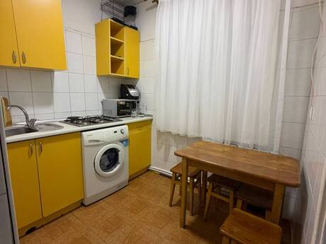 2-room old-build apartment for sale in 8 Noyabr, 55 m², 145 000 AZN, photo 3 / 8