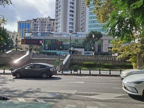 Sahildə 3 otaqlı köhnə tikili mənzil kirayə verilir, 70 m², 1 000 AZN/ay, şəkil 3 / 12