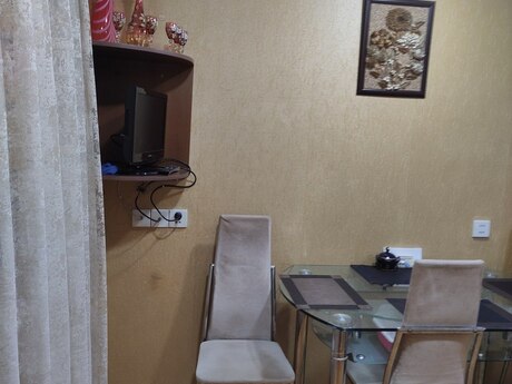 Bakmildə 2 otaqlı köhnə tikili mənzil satılır, 48 m², 160 000 AZN, şəkil 3 / 12