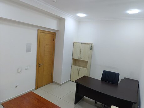 8-room new-build apartment for rent in 8 Noyabr, 301 m², 2 900 AZN/mo, photo 5 / 12