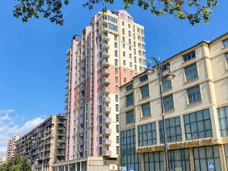 Продаётся 3-комнатная квартира в новостройке, ЖК Xəzər Evləri, 111 м², 216 000 AZN, фото 2 / 7