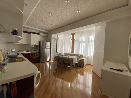 Продаётся 2-комнатная квартира в новостройке, 8 Noyabr, 114 м², 360 000 AZN, фото 4 / 12