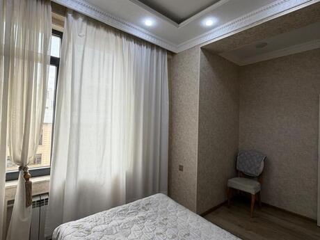 Capital Plaza kompleksində 3 otaqlı yeni tikili mənzil satılır, 79 m², 350 000 AZN, şəkil 3 / 12