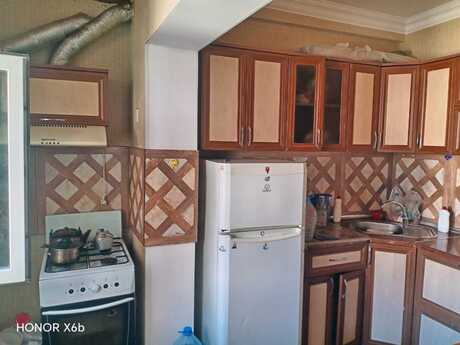 Продаётся 3-комнатная квартира в старом фонде, Həzi Aslanov, 90 м², 165 000 AZN, фото 3 / 12