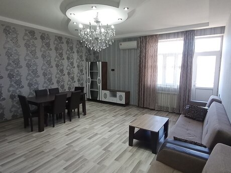 3-room new-build apartment for rent in Xalqlar Dostluğu, 130 m², 750 AZN/mo, photo 2 / 10