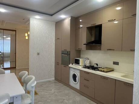 4-room new-build apartment for rent in İçəri Şəhər, 170 m², 2 300 AZN/mo, photo 4 / 12