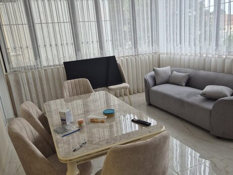 3 otaq · 100 m² · 3/17 mərtəbə, Elmlər Akademiyası