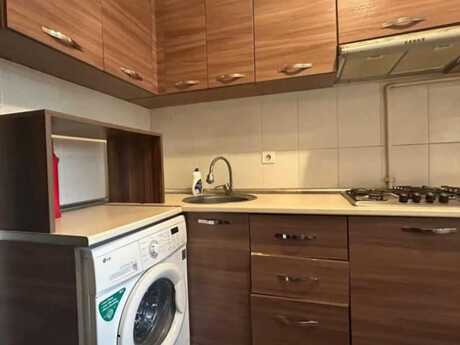 2-room old-build apartment for rent in Memar Əcəmi, 95 m², 500 AZN/mo, photo 5 / 6