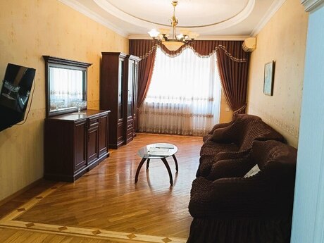 3-комн. · 130 m² · 4/19 этаж, Nizami