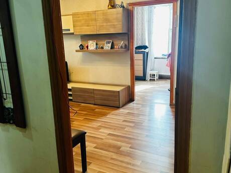 Qara Qarayevdə 2 otaqlı köhnə tikili mənzil satılır, 40 m², 175 000 AZN, şəkil 2 / 12