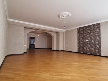 4-room apartment, 200 m², Qara Qarayev, 500 000 AZN
