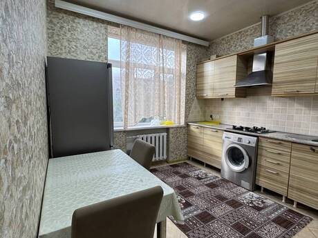 Yasamalda 3 otaqlı köhnə tikili mənzil satılır, 85 m², 255 000 AZN, şəkil 4 / 12