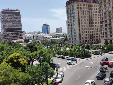 28 Mayda 2 otaqlı köhnə tikili mənzil satılır, 58 m², 210 000 AZN, şəkil 3 / 12