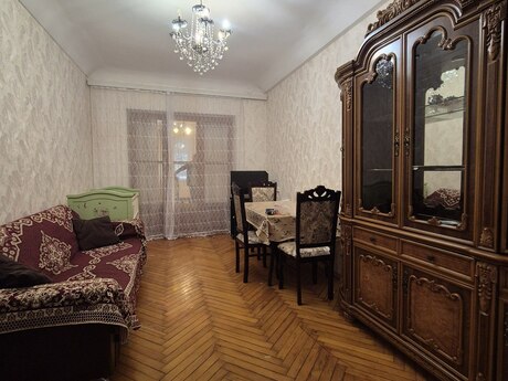 3 otaq · 75 m² · 1/5 mərtəbə, Elmlər Akademiyası
