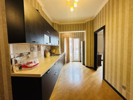 Продаётся 3-комнатная квартира в новостройке, Nəsimi, 95 м², 365 000 AZN, фото 4 / 12
