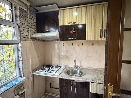 Neftçilərdə 2 otaqlı köhnə tikili mənzil satılır, 35 m², 122 000 AZN, şəkil 4 / 9
