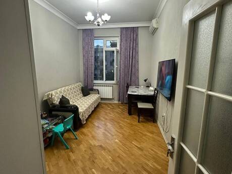 2-room old-build apartment for sale in Elmlər Akademiyası, 50 m², 235 000 AZN, photo 4 / 12