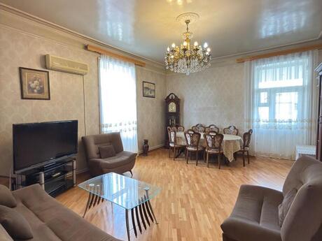Nəriman Nərimanovda 3 otaqlı köhnə tikili mənzil kirayə verilir, 100 m², 800 AZN/ay, şəkil 2 / 12