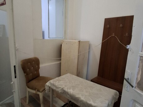 28 Mayda 1 otaqlı köhnə tikili mənzil kirayə verilir, 42 m², 450 AZN/ay, şəkil 3 / 8