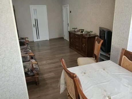 Продаётся 3-комнатная квартира в старом фонде, Xalqlar Dostluğu, 96 м², 195 000 AZN, фото 2 / 12