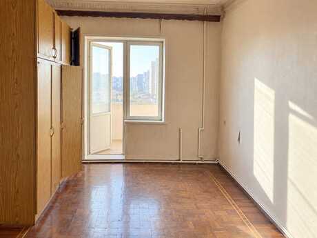 Azadlıq Prospektidə 3 otaqlı köhnə tikili mənzil satılır, 85 m², 219 000 AZN, şəkil 2 / 9