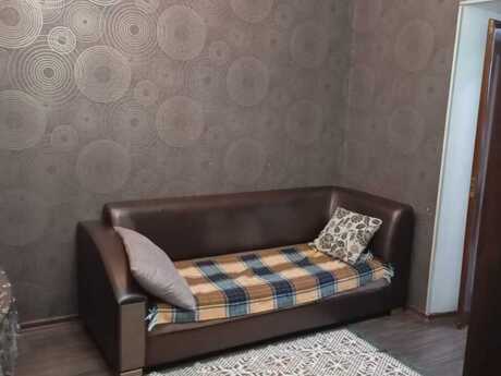 28 Mayda 2 otaqlı köhnə tikili mənzil satılır, 40 m², 155 000 AZN, şəkil 2 / 9