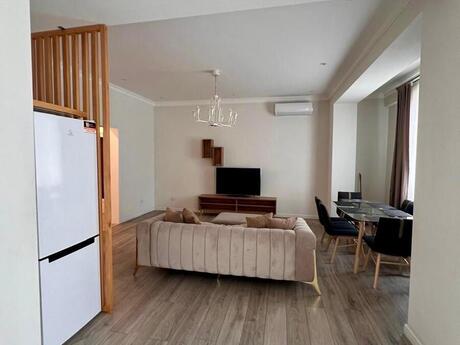 3-room new-build apartment for rent in Renessans Palace, 100 m², 1 599 AZN/mo, photo 3 / 12