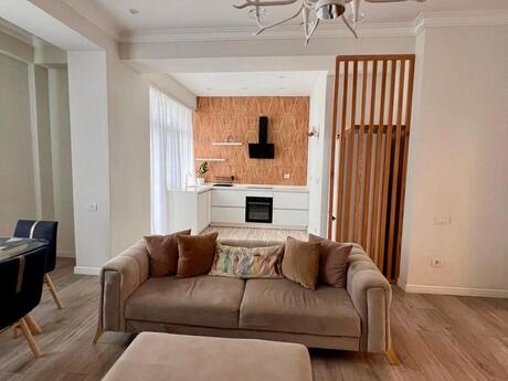 3-room new-build apartment for rent in Renessans Palace, 100 m², 1 599 AZN/mo, photo 2 / 12