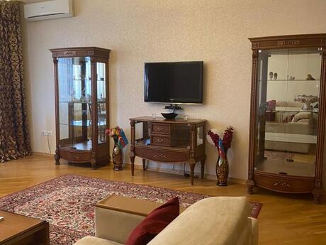 4-room new-build apartment for rent in Nizami, 150 m², 1 900 AZN/mo, photo 5 / 12