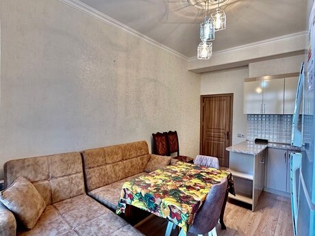 3-room new-build apartment for rent in Triumph Palace, 58 m², 750 AZN/mo, photo 2 / 12