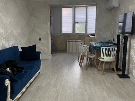 3-комнатная квартира, 90 м², Elmlər Akademiyası, 750 AZN
