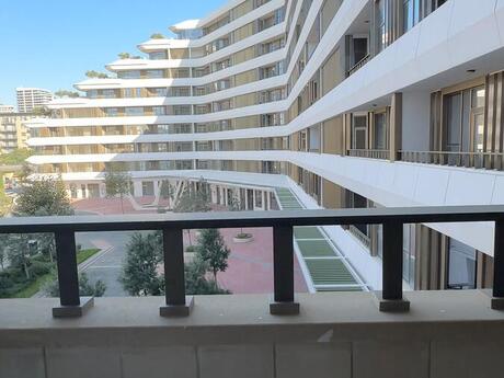 3 rooms · 145 m²