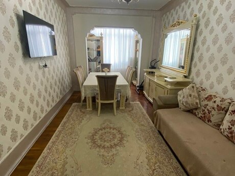 Продаётся 2-комнатная квартира в старом фонде, Nəsimi, 60 м², 185 000 AZN, фото 2 / 12