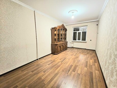 Yeni Günəşlidə 2 otaqlı köhnə tikili mənzil satılır, 55 m², 127 900 AZN, şəkil 2 / 12