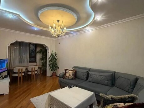 3-room apartment, 85 m², Xalqlar Dostluğu, 230 000 AZN