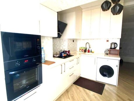3-room new-build apartment for rent in Yeni Yasamal, 110 m², 800 AZN/mo, photo 5 / 12