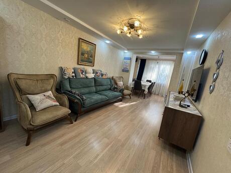 Elan №6538261 - Bakı, İnşaatçılar m., 3 otaqlı, 75 m², 2/5 mərtəbə