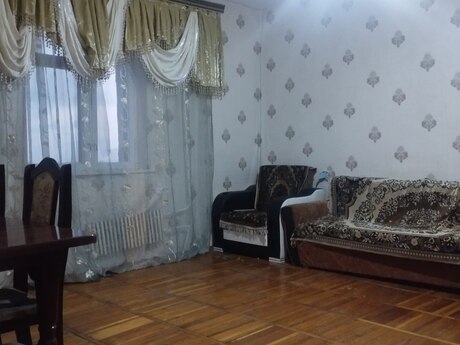 Сдаётся 4-комнатная квартира в старом фонде, Əhmədli, 70 м², 500 AZN/мес, фото 2 / 4