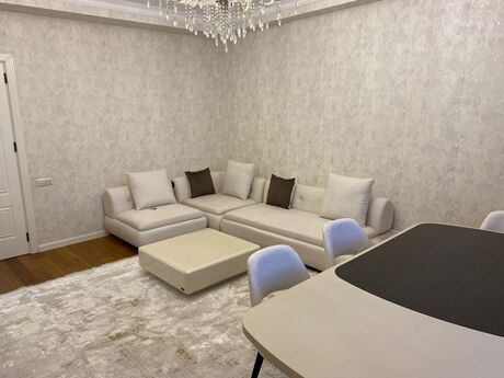 Capital Plaza kompleksində 2 otaqlı yeni tikili mənzil kirayə verilir, 85 m², 1 500 AZN/ay, şəkil 3 / 9