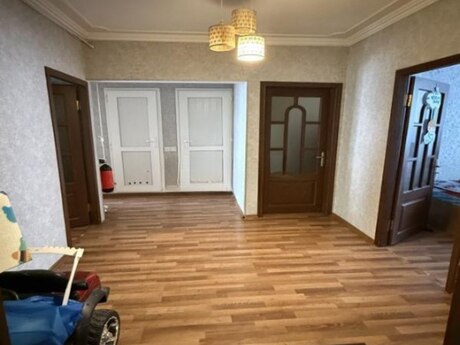 Yeni Günəşlidə 3 otaqlı köhnə tikili mənzil satılır, 80 m², 180 000 AZN, şəkil 3 / 6