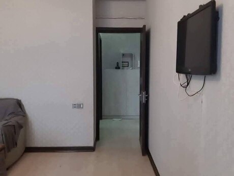 3-room new-build apartment for rent in Yeni Yasamal, 95 m², 650 AZN/mo, photo 3 / 12