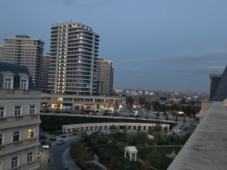 Ağ şəhərdə 3 otaqlı yeni tikili mənzil kirayə verilir, 106 m², 2 500 AZN/ay, şəkil 3 / 12