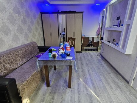 7-ci mikrorayonda 2 otaqlı köhnə tikili mənzil satılır, 43 m², 112 000 AZN, şəkil 2 / 12