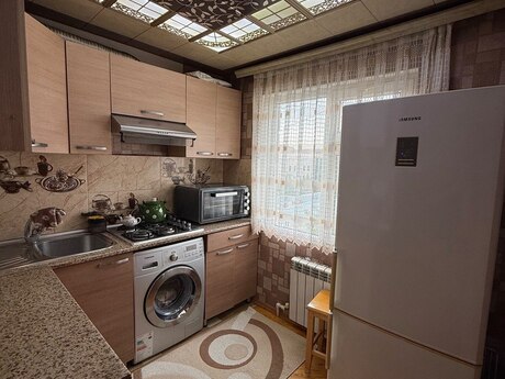 Neftçilərdə 2 otaqlı köhnə tikili mənzil satılır, 45 m², 145 000 AZN, şəkil 5 / 8