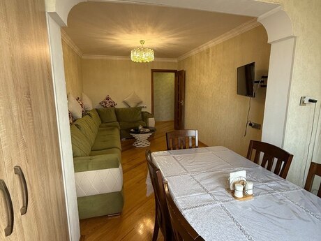 Neftçilərdə 2 otaqlı köhnə tikili mənzil satılır, 45 m², 145 000 AZN, şəkil 2 / 8