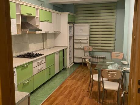 Сдаётся 3-комнатная квартира в старом фонде, Gənclik, 95 м², 900 AZN/мес, фото 5 / 12